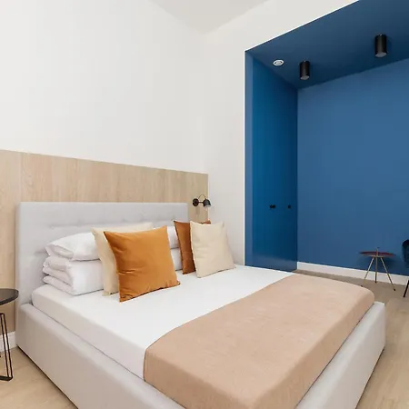 Astra - 4-Bedroom Ap For 10 - Parking - Main Square