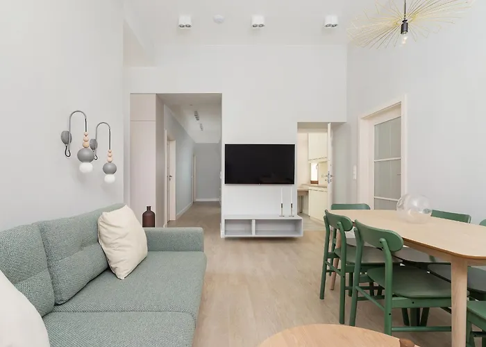 4 Bedroom - Main Square *